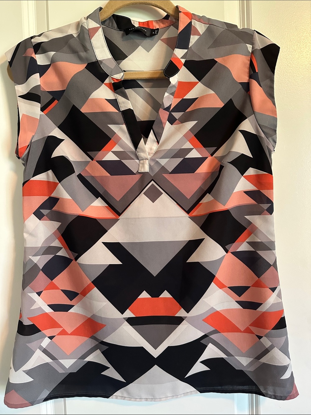 The limited. Geometric Print Cap-Sleeve Top in Coral, Black & Gray